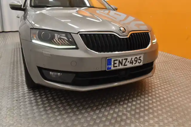 Ruskea Farmari, Skoda Octavia – ENZ-495