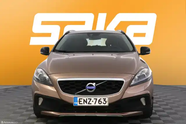 Beige Viistoperä, Volvo V40 Cross Country – ENZ-763