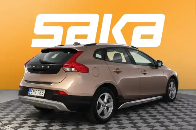 Beige Viistoperä, Volvo V40 Cross Country – ENZ-763