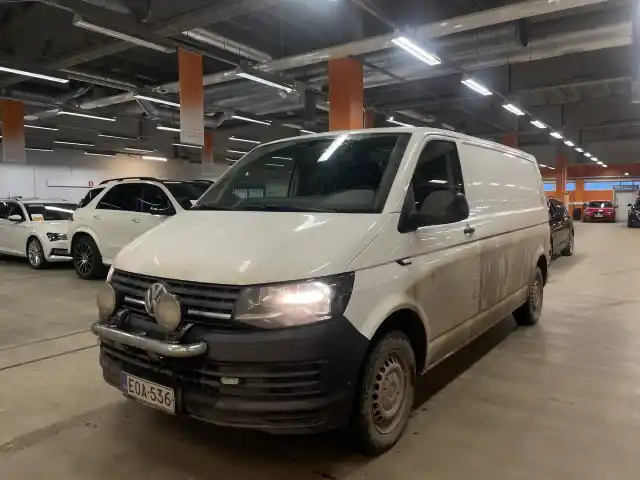 Valkoinen Pakettiauto, Volkswagen Transporter – EOA-536