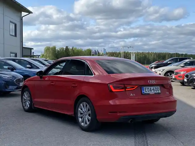 Punainen Sedan, Audi A3 – EOA-600
