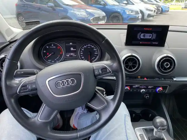Punainen Sedan, Audi A3 – EOA-600