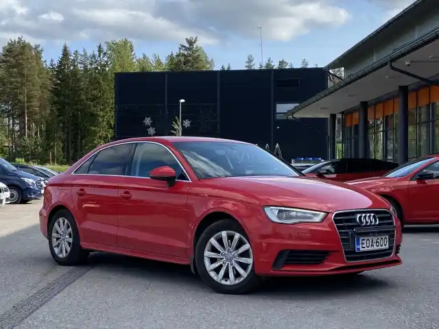 Punainen Sedan, Audi A3 – EOA-600
