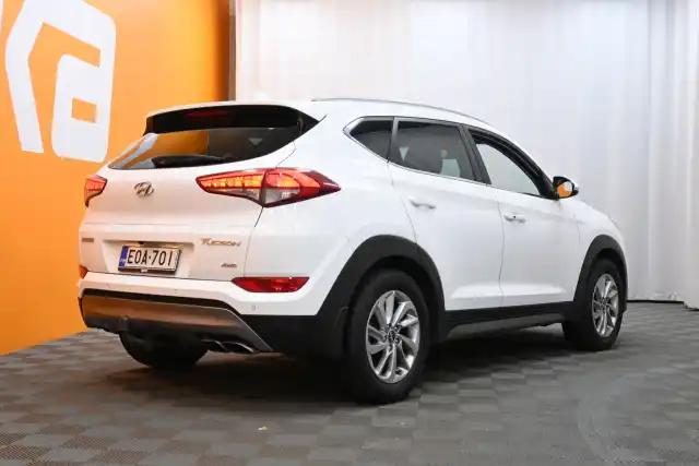 Valkoinen Maastoauto, Hyundai Tucson – EOA-701