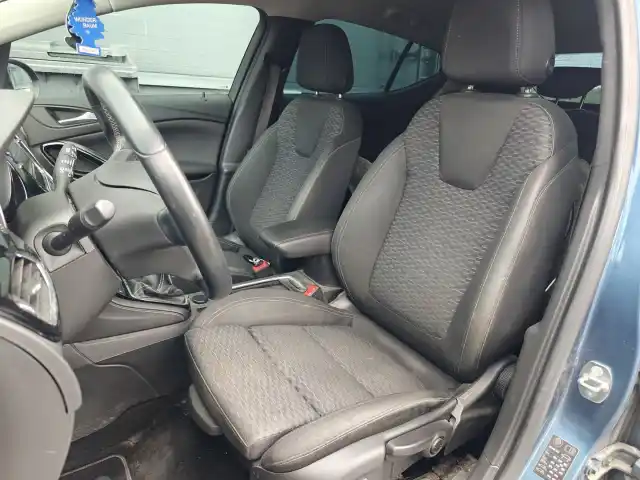 Sininen Viistoperä, Opel Astra – EOA-991