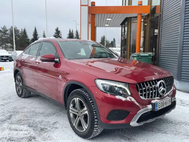 Punainen Maastoauto, Mercedes-Benz GLC – EOB-619