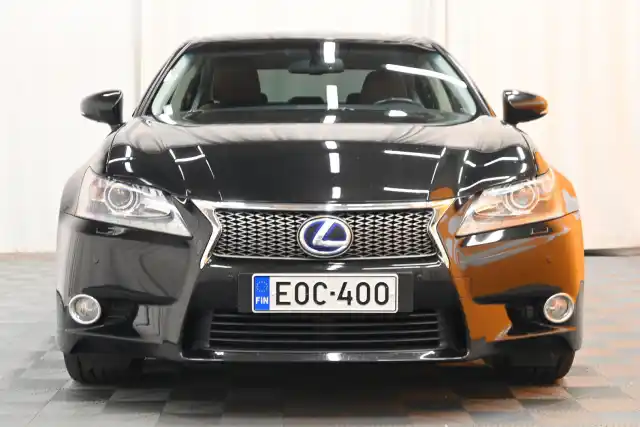 Musta Sedan, Lexus GS – EOC-400