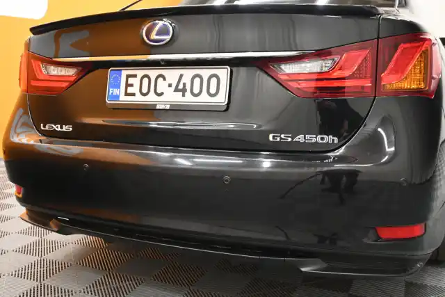 Musta Sedan, Lexus GS – EOC-400