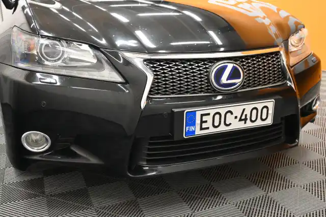 Musta Sedan, Lexus GS – EOC-400