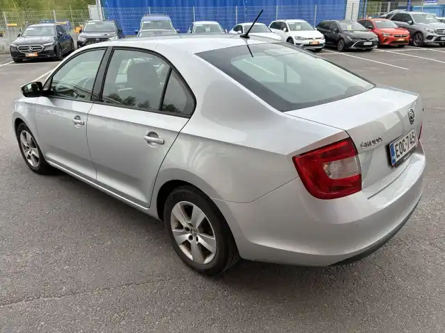 Harmaa Sedan, Skoda Rapid – EOC-745