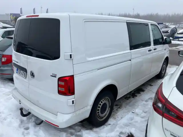 Valkoinen Pakettiauto, Volkswagen Transporter – EOE-478