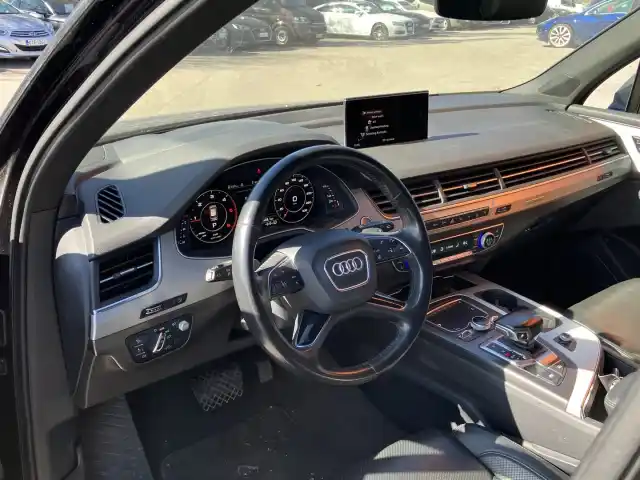 Musta Maastoauto, Audi Q7 – EOE-772