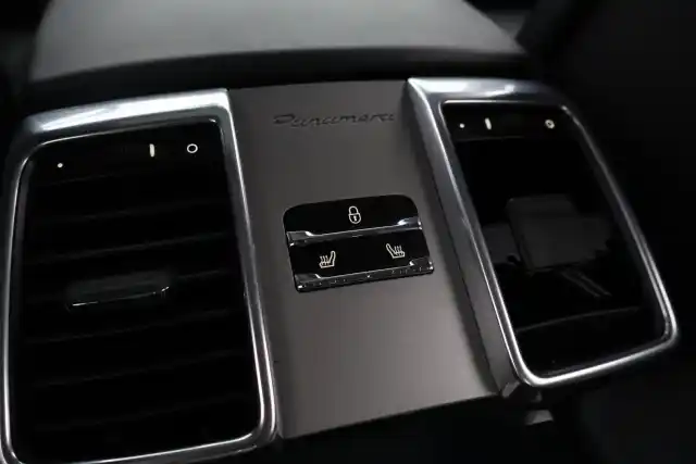 Valkoinen Sedan, Porsche Panamera – EOE-924