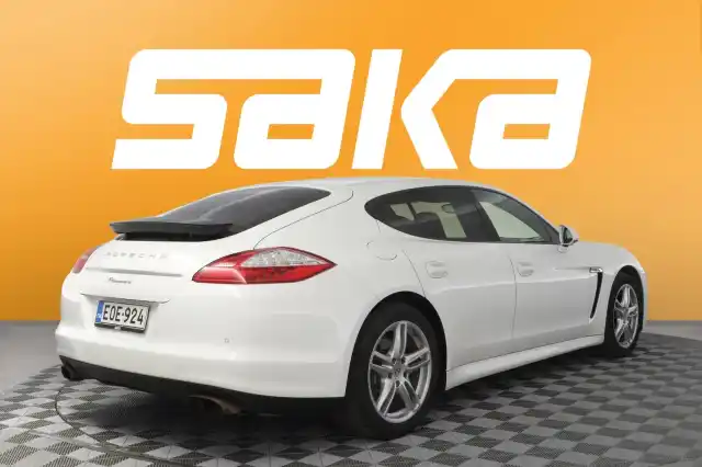 Valkoinen Sedan, Porsche Panamera – EOE-924
