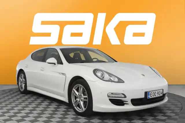 Valkoinen Sedan, Porsche Panamera – EOE-924