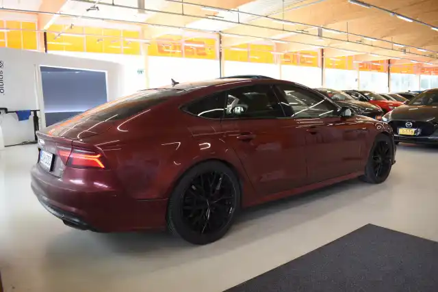 Punainen Viistoperä, Audi A7 – EOH-330