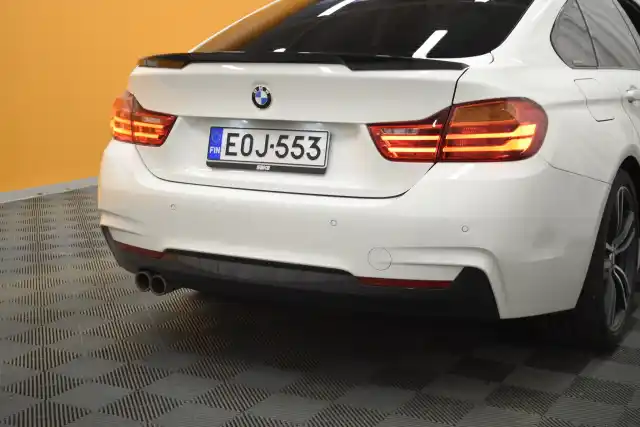 Valkoinen Sedan, BMW 420 – EOJ-553