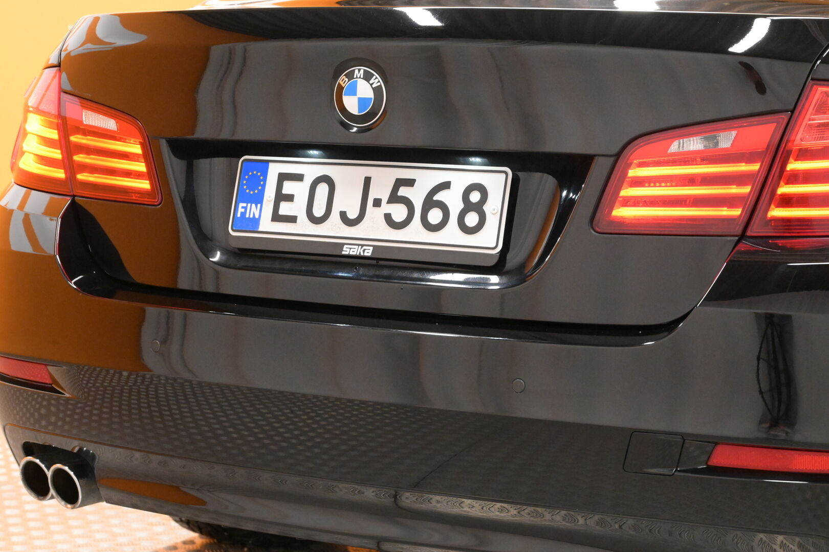 Musta Sedan, BMW 518 – EOJ-568