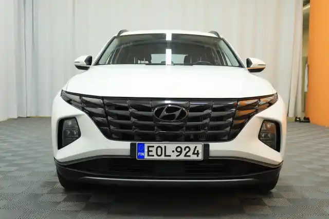 Valkoinen Maastoauto, Hyundai Tucson – EOL-924