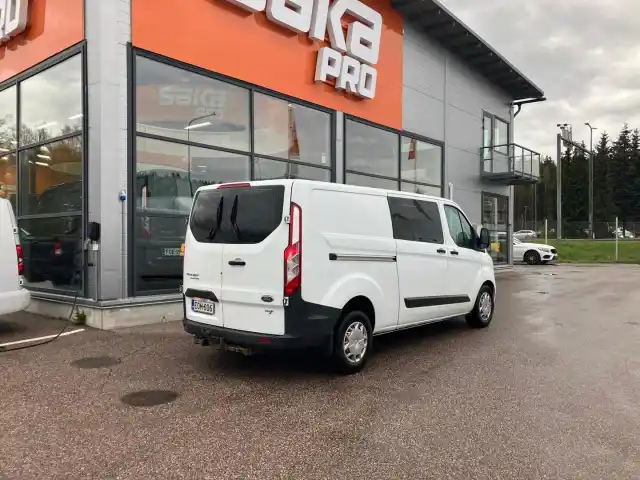 Valkoinen Pakettiauto, Ford Transit Custom – EOM-606