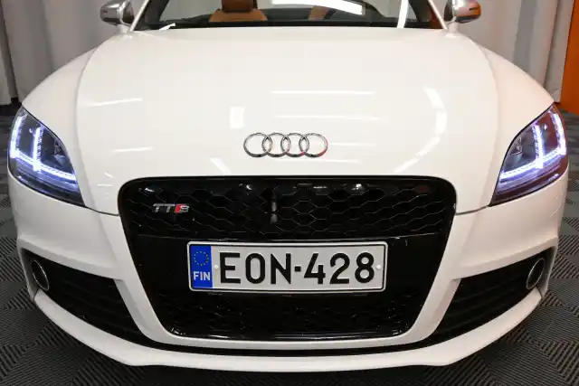Valkoinen Avoauto, Audi TTS – EON-428