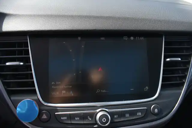 Musta Maastoauto, Opel Crossland X – EON-809
