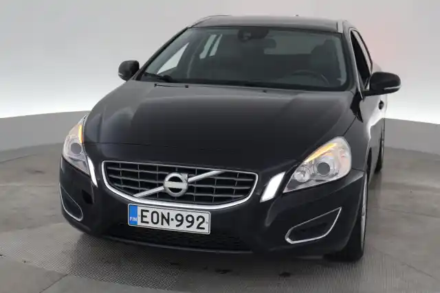 Musta Farmari, Volvo V60 – EON-992