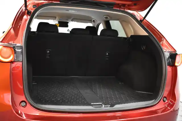 Punainen Maastoauto, Mazda CX-5 – EOO-460