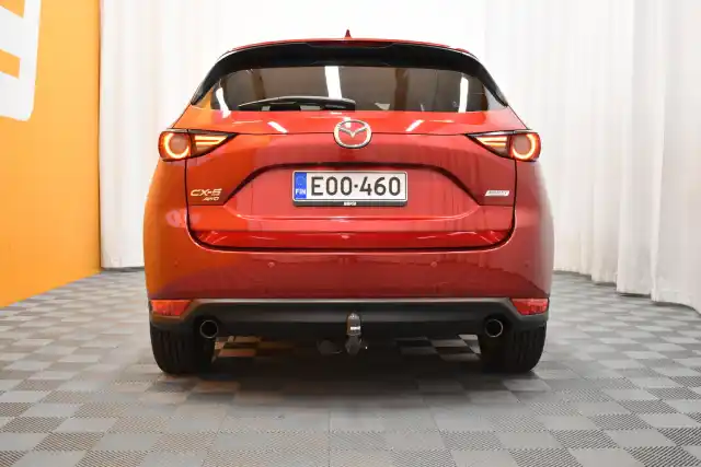 Punainen Maastoauto, Mazda CX-5 – EOO-460