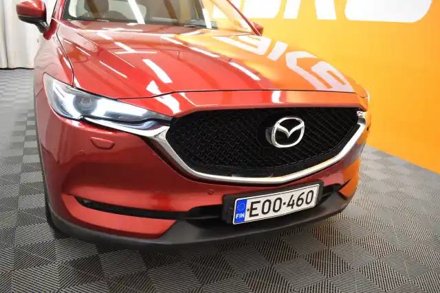 Punainen Maastoauto, Mazda CX-5 – EOO-460