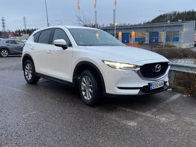 Valkoinen Maastoauto, Mazda CX-5 – EOO-486