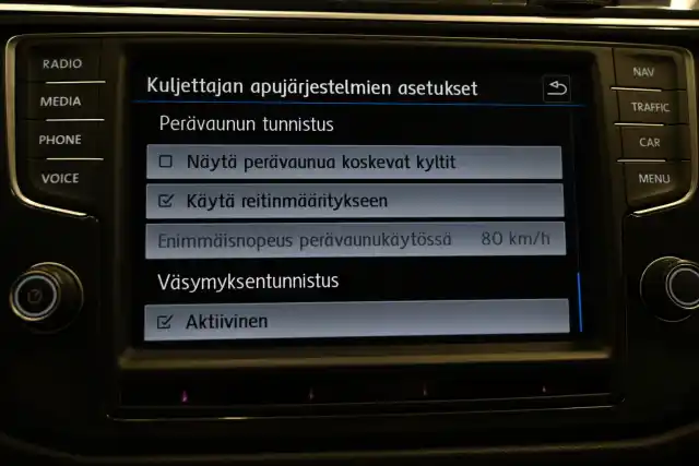 Valkoinen Maastoauto, Volkswagen Tiguan – EOO-763