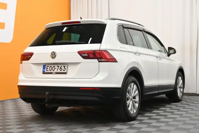 Valkoinen Maastoauto, Volkswagen Tiguan – EOO-763