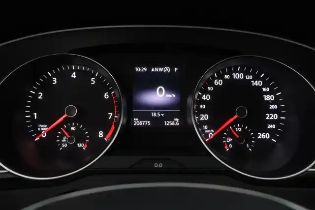 Harmaa Farmari, Volkswagen Passat – EOO-823