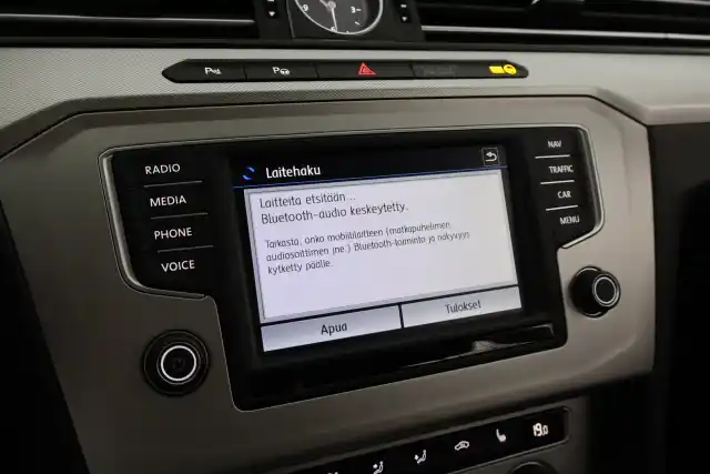 Harmaa Farmari, Volkswagen Passat – EOO-823