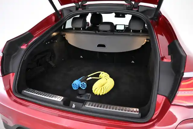 Punainen Coupe, Mercedes-Benz GLC – EOP-361