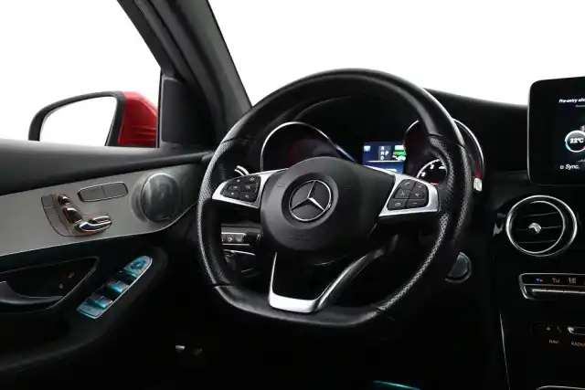 Punainen Coupe, Mercedes-Benz GLC – EOP-361