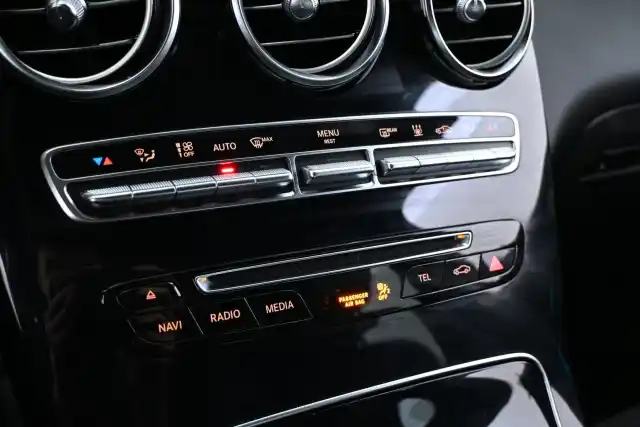 Punainen Coupe, Mercedes-Benz GLC – EOP-361
