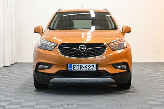 Punainen Maastoauto, Opel Mokka – EOR-627