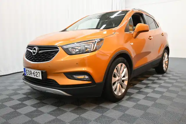 Punainen Maastoauto, Opel Mokka – EOR-627