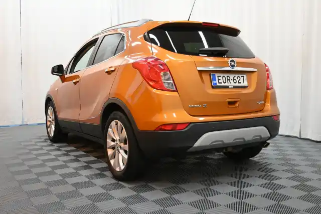 Punainen Maastoauto, Opel Mokka – EOR-627