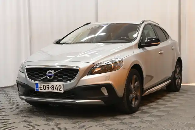 Harmaa Viistoperä, Volvo V40 CROSS COUNTRY – EOR-842