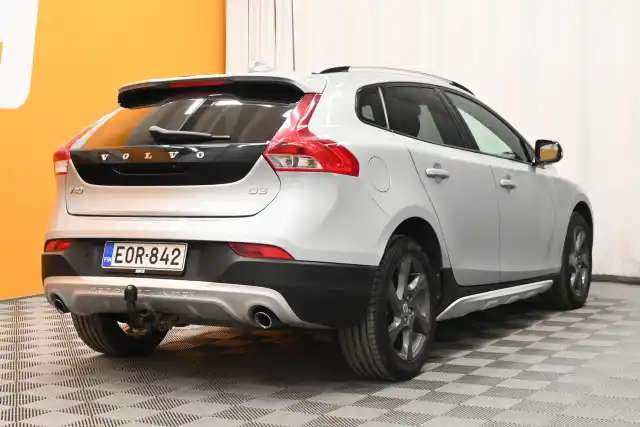 Harmaa Viistoperä, Volvo V40 CROSS COUNTRY – EOR-842