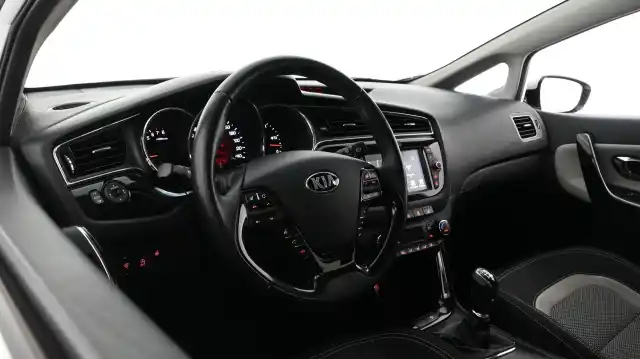 Valkoinen Viistoperä, Kia cee'd – EOS-185