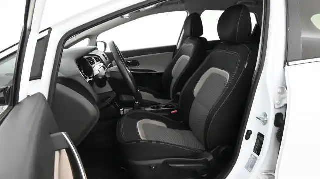 Valkoinen Viistoperä, Kia cee'd – EOS-185