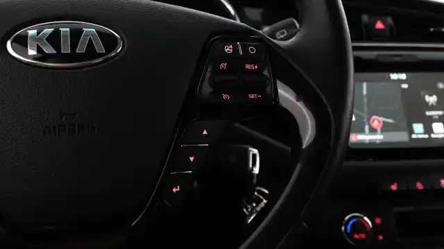 Valkoinen Viistoperä, Kia cee'd – EOS-185