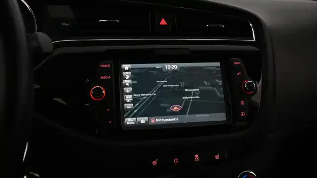 Valkoinen Viistoperä, Kia cee'd – EOS-185