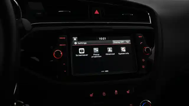 Valkoinen Viistoperä, Kia cee'd – EOS-185