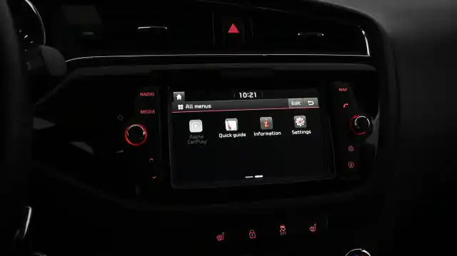 Valkoinen Viistoperä, Kia cee'd – EOS-185