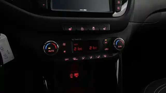 Valkoinen Viistoperä, Kia cee'd – EOS-185
